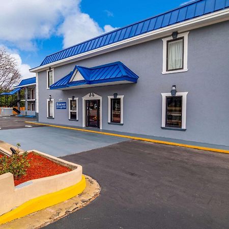 Rodeway Inn & Suites Fort Jackson Columbia Exterior photo