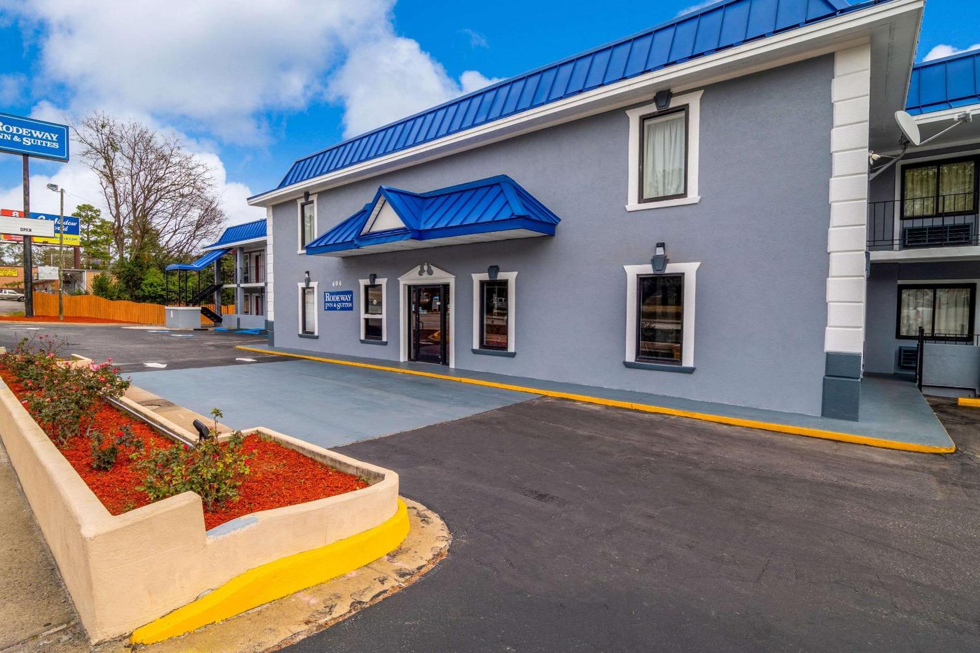 Rodeway Inn & Suites Fort Jackson Columbia Exterior photo