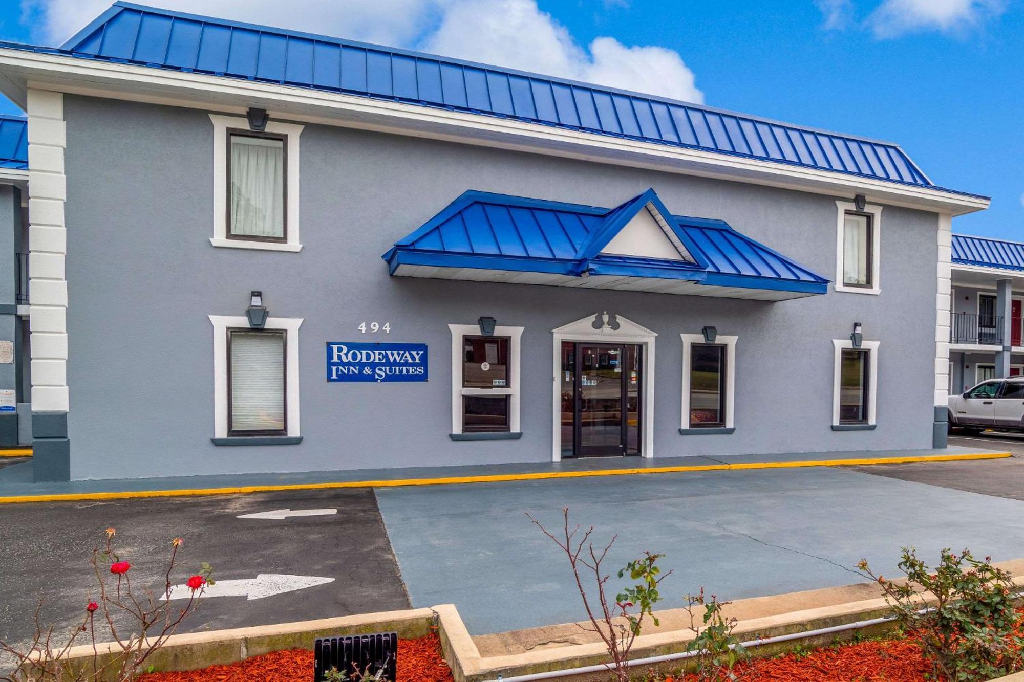 Rodeway Inn & Suites Fort Jackson Columbia Exterior photo