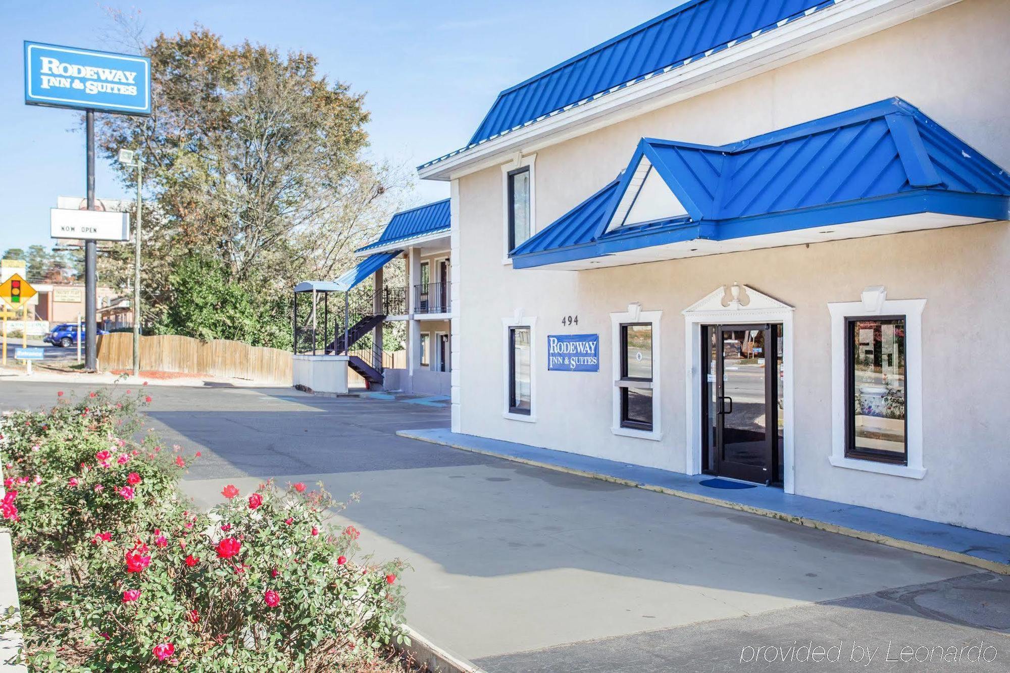 Rodeway Inn & Suites Fort Jackson Columbia Exterior photo